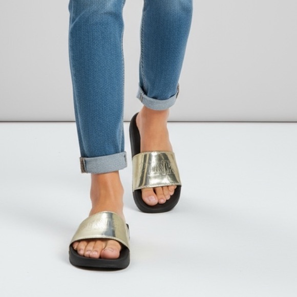 Pink by Victoria secret slide slipper shoes size 8 or M - Picture 1 of 5